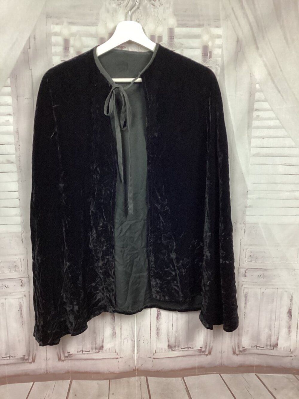 Black Crushed Velvet Cape Short Vintage Costume O/S - Picture 9 of 9